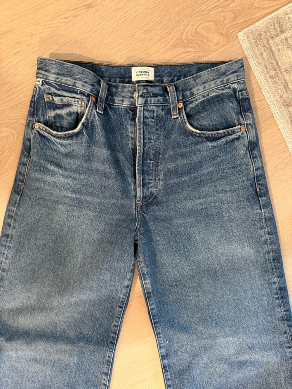 Citizens Of Humanity Beverly Wide-Leg Jeans in Indigo Blue - Picture 3 of 6